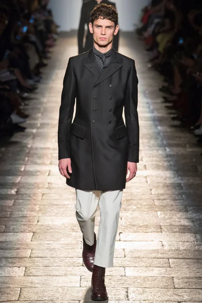 Look 26